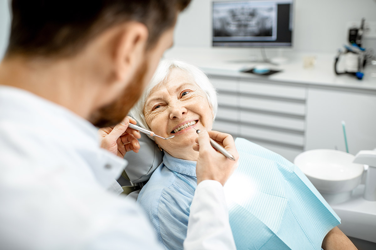 why choose dental implants-stjohnhealth